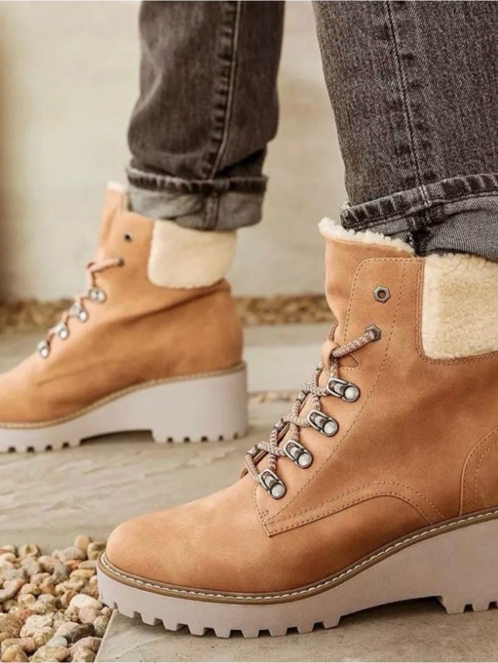 DV by Dolce Vita Russit Shearling Tan Lace-Up Bootie Size 10